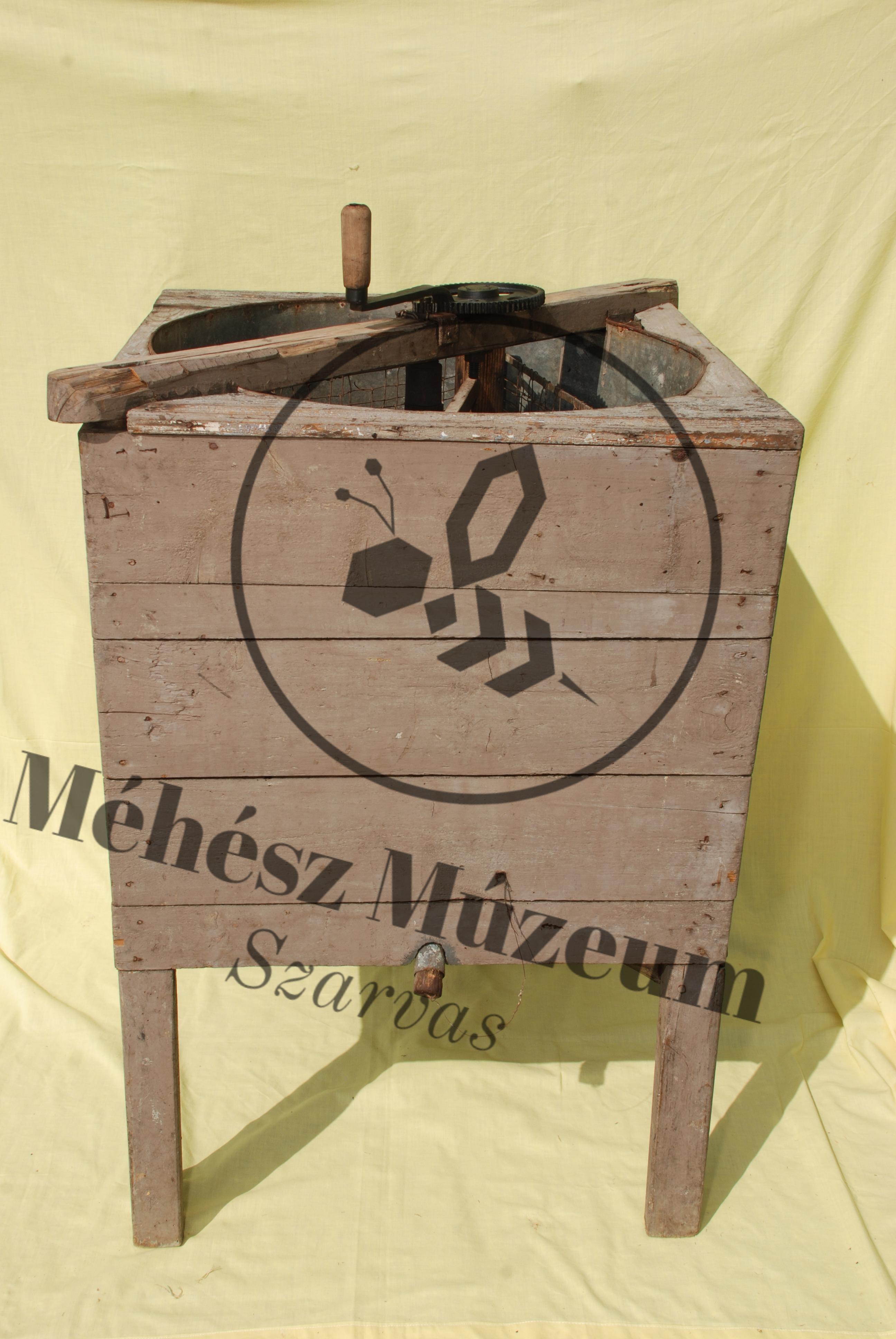 mézpergető